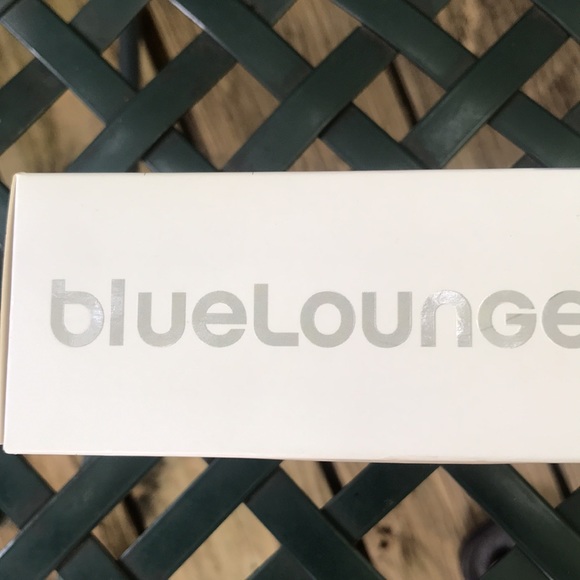 Cell Phone Holder - Milo Micro-Suction Stand - Picture 3 of 7